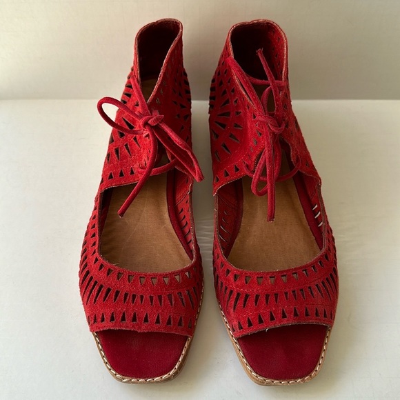 Jeffrey Campbell Rodillo Red Suede Low Wedge Sandals - Picture 3 of 9